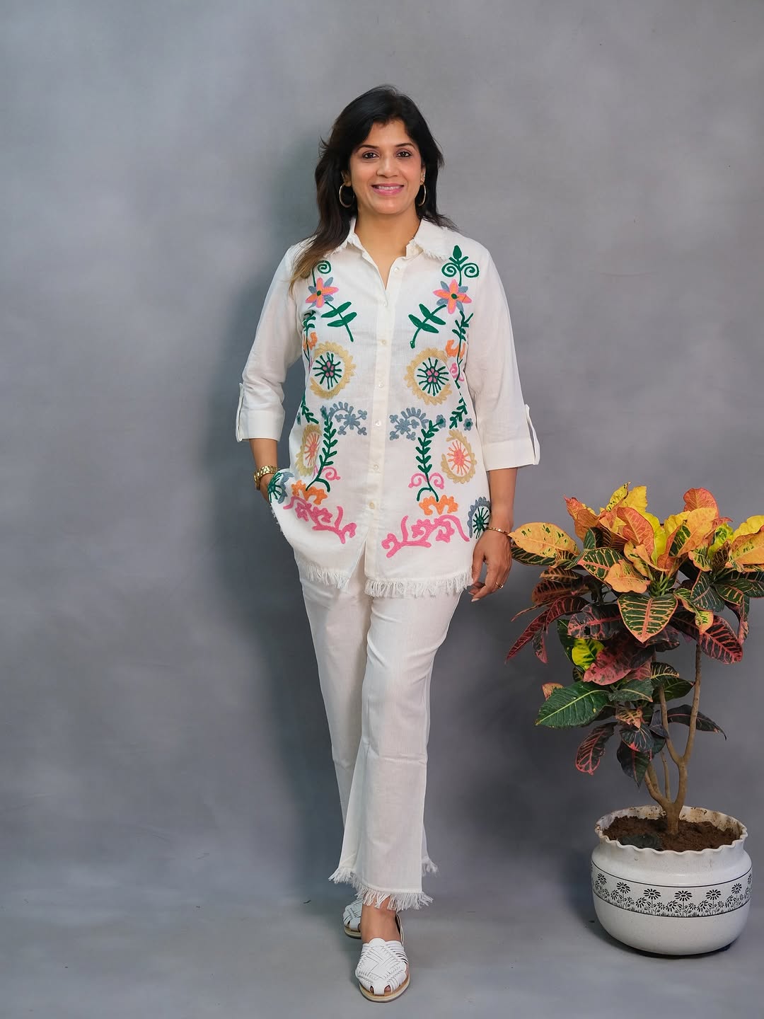 Stylish kurta set with beautiful embroidery work!