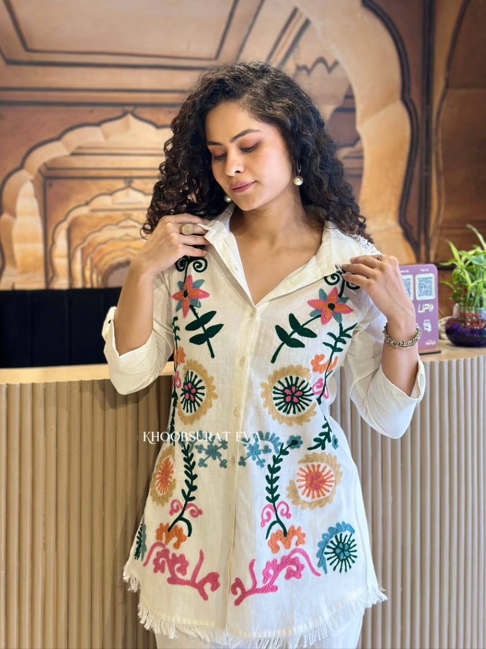 Stylish kurta set with beautiful embroidery work!