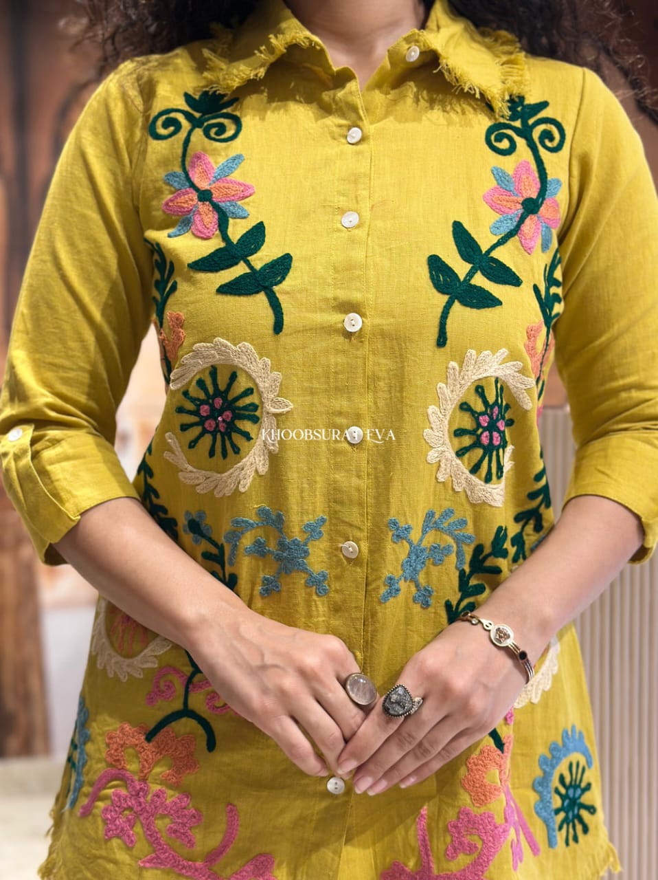 Stylish kurta set with beautiful embroidery work!