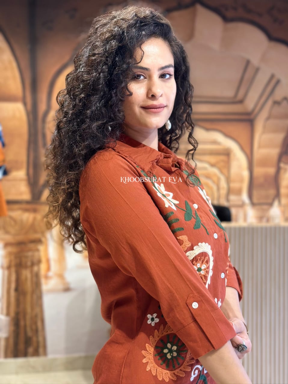 Stylish kurta set with beautiful embroidery work!