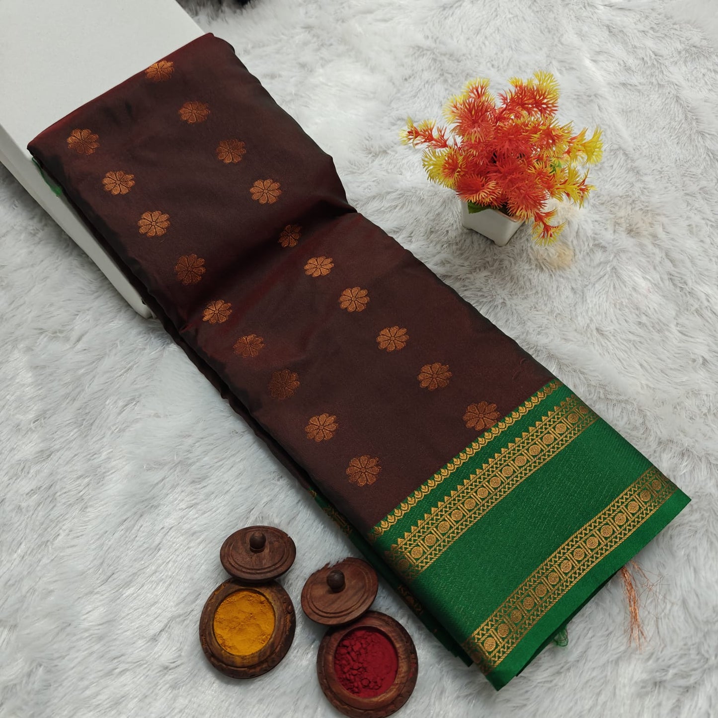 beautiful Rettai Petta Border Soft Silk Saree