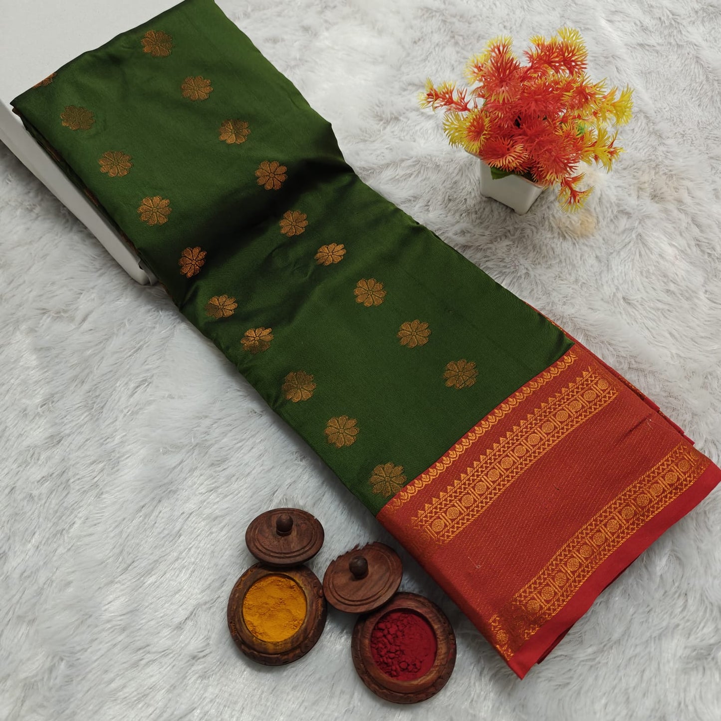 beautiful Rettai Petta Border Soft Silk Saree