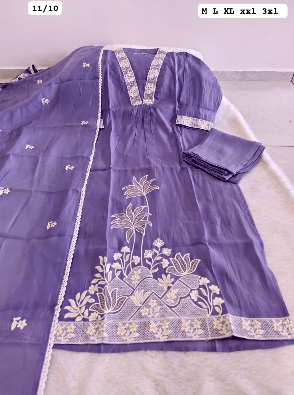 Kurati with V nack hand work