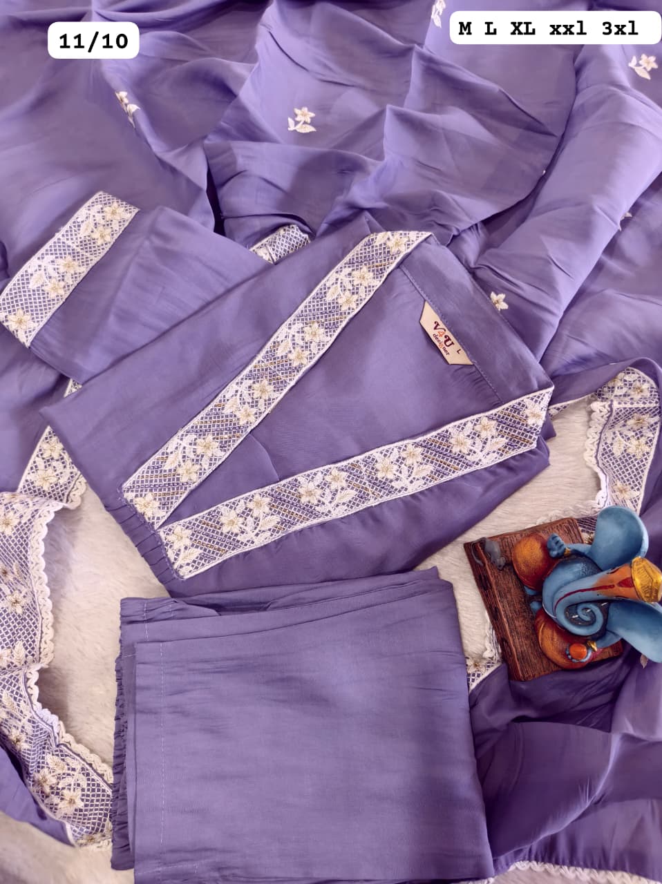 Kurati with V nack hand work