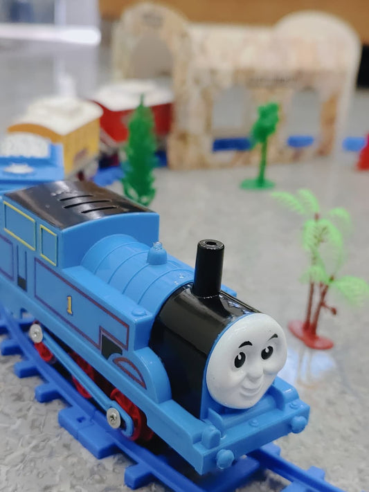 Rechargeable Thomas Train Set with Track &amp; Tunnel
